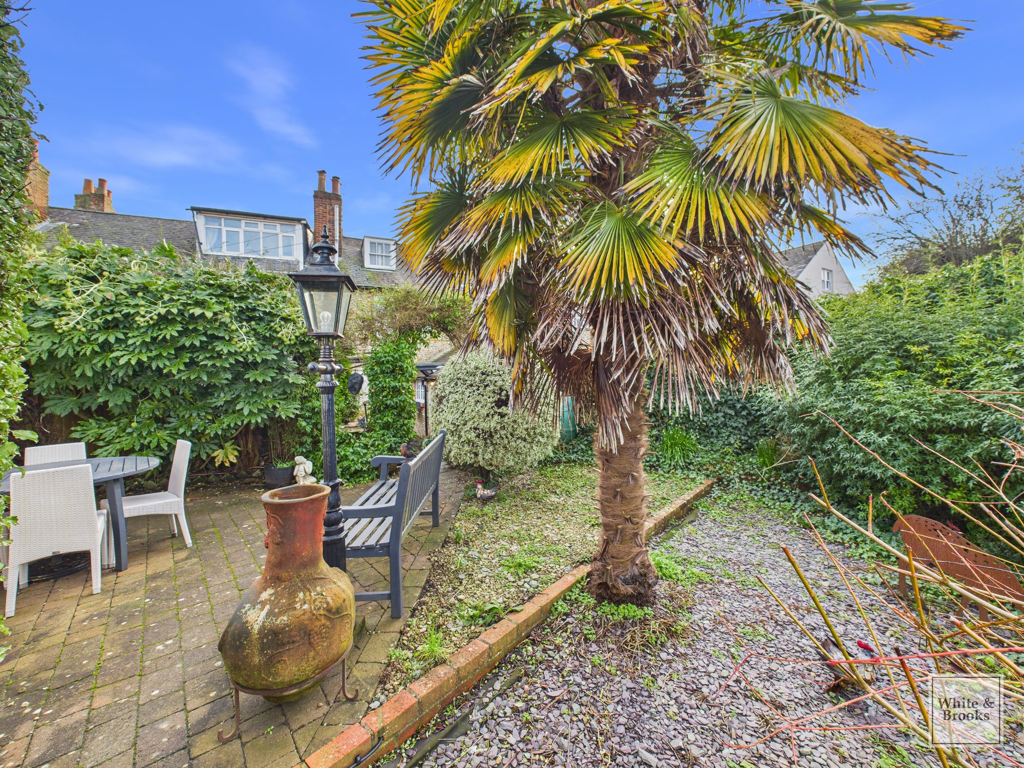 3 bed mid-terraced house for sale in Orchard Street, Chichester, PO19 23