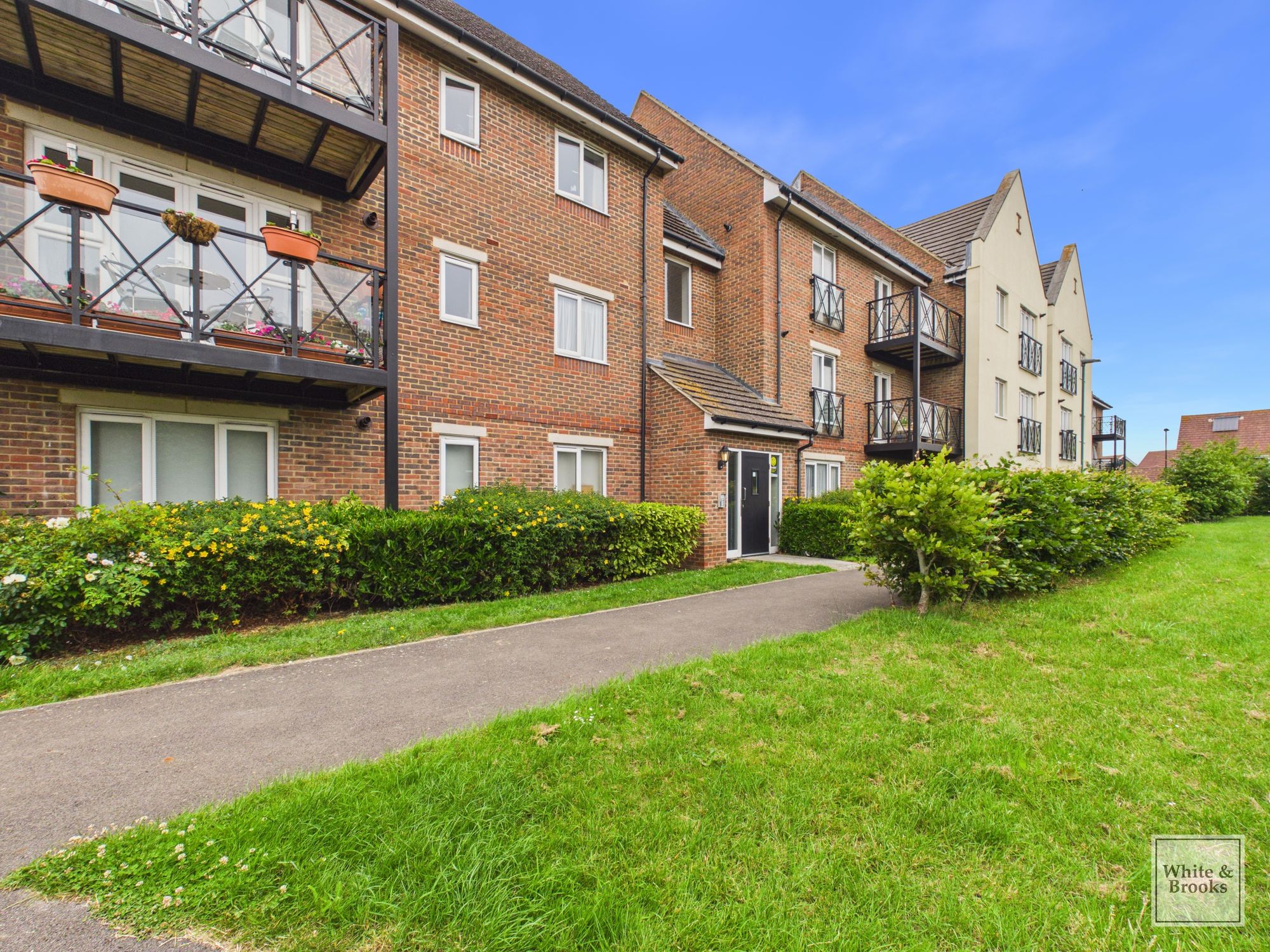 2 bed flat for sale in Broom Field Way, Felpham, PO22 13