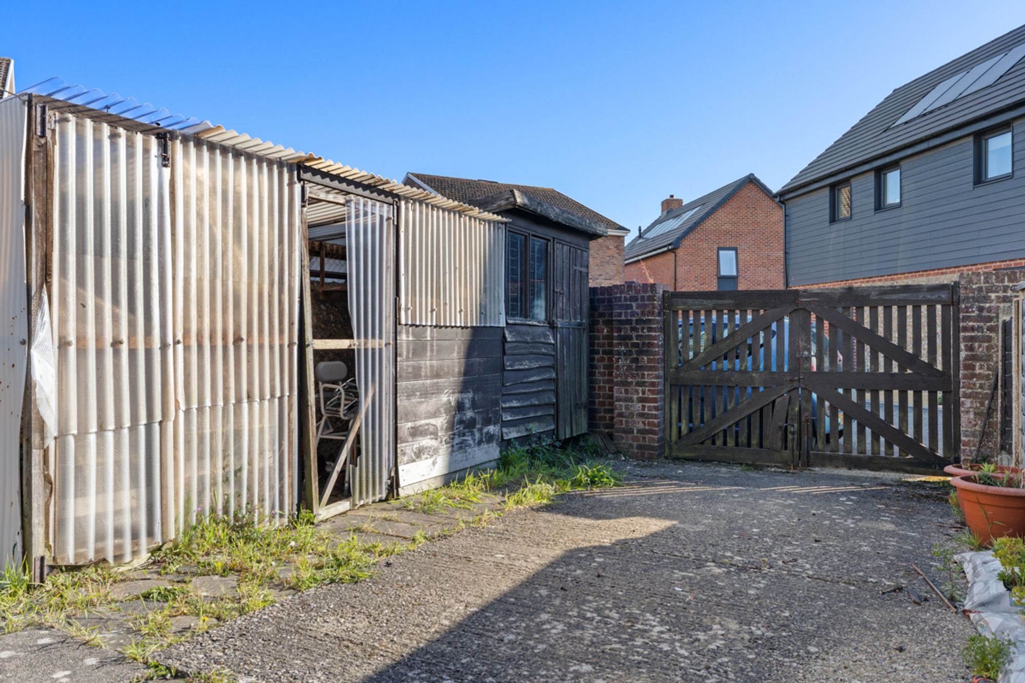 3 bed semi-detached house for sale in Bognor Road, Chichester, PO19  - Property Image 12