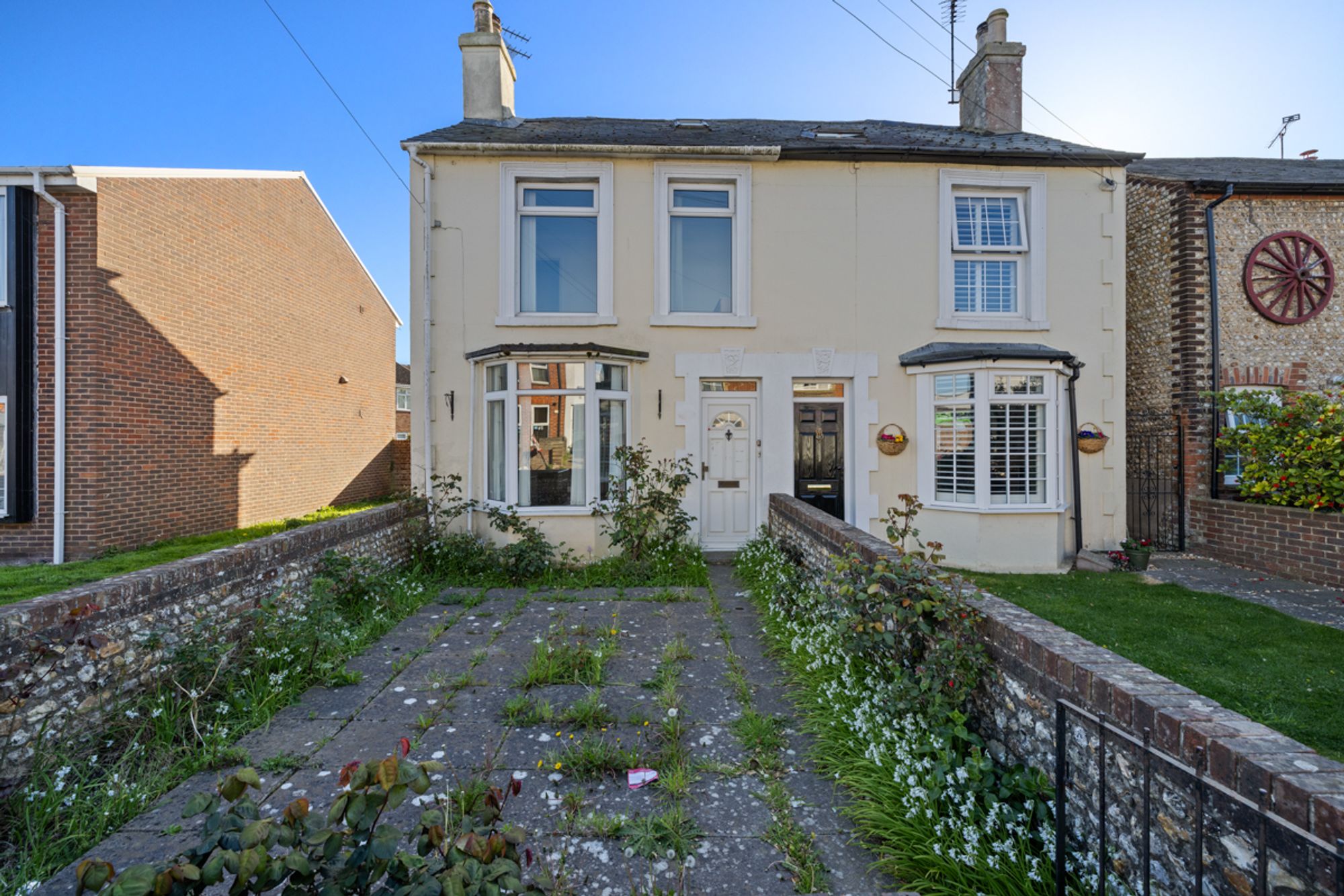 3 bed semi-detached house for sale in Bognor Road, Chichester, PO19 - Property Image 1