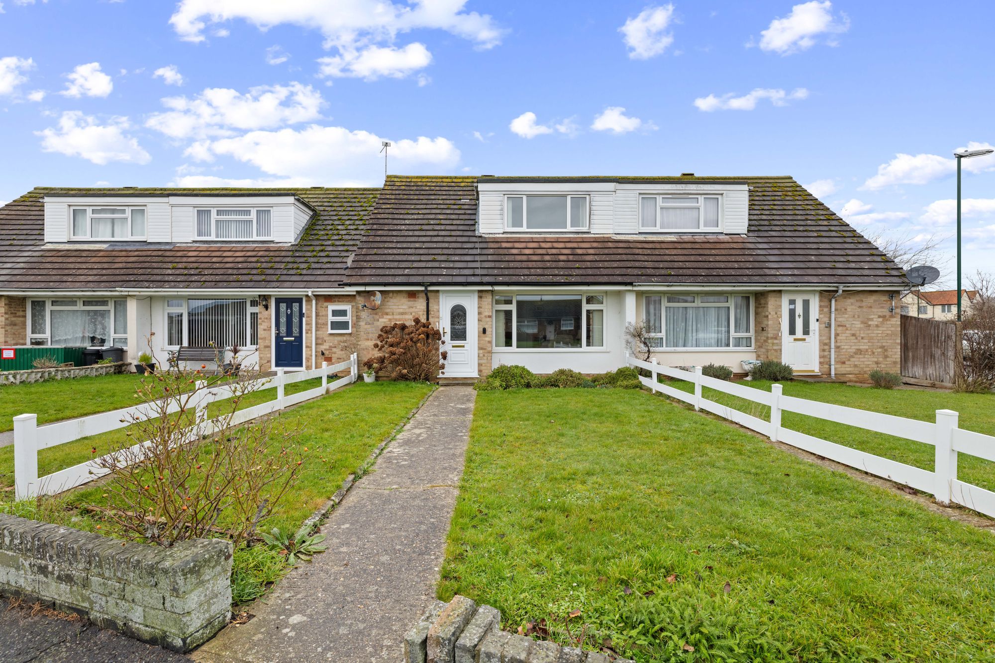 2 bed chalet for sale in Elbridge Crescent, Bognor Regis, PO21 - Property Image 1
