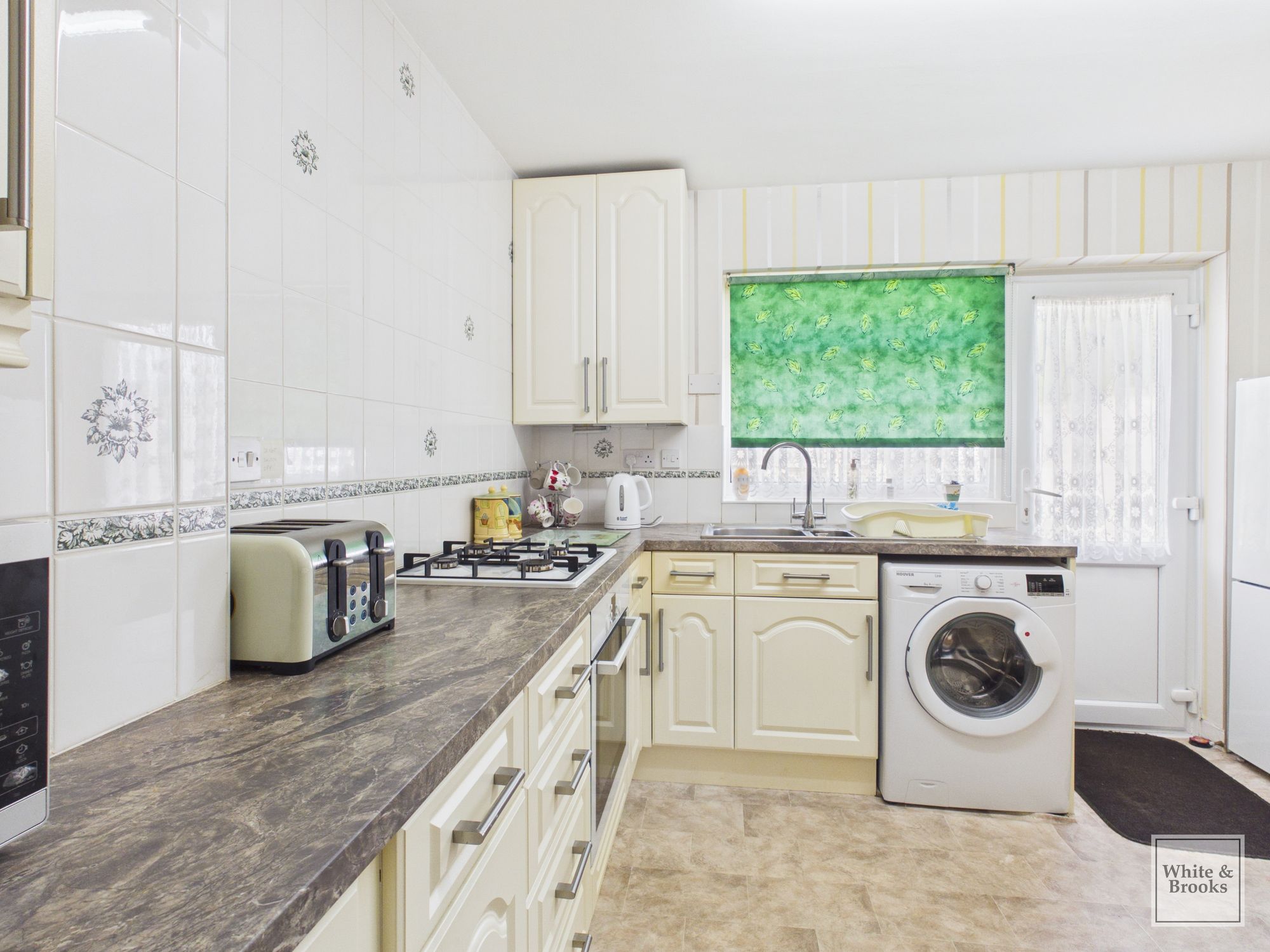2 bed chalet for sale in Elbridge Crescent, Bognor Regis, PO21  - Property Image 7