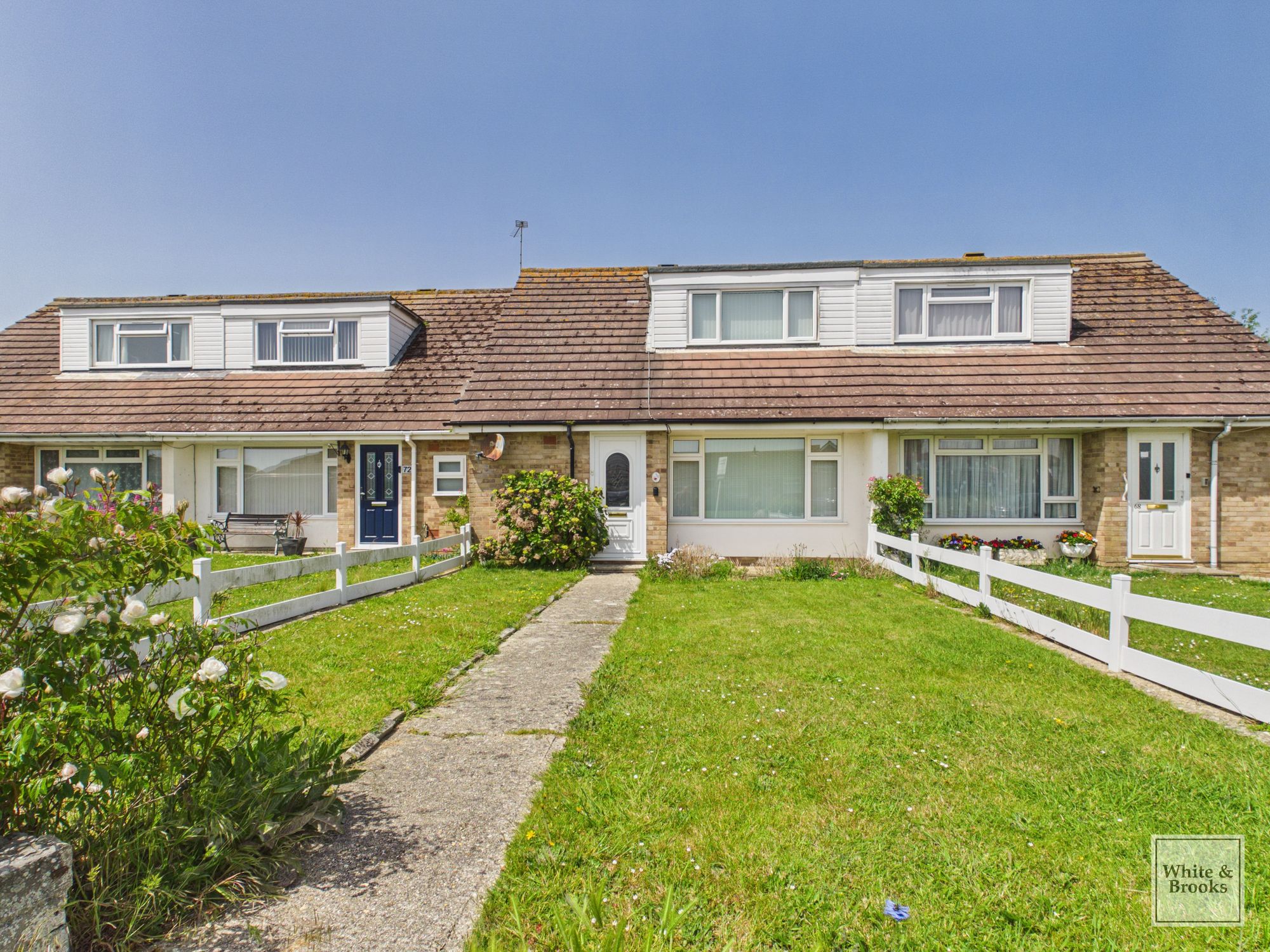 2 bed chalet for sale in Elbridge Crescent, Bognor Regis, PO21  - Property Image 1