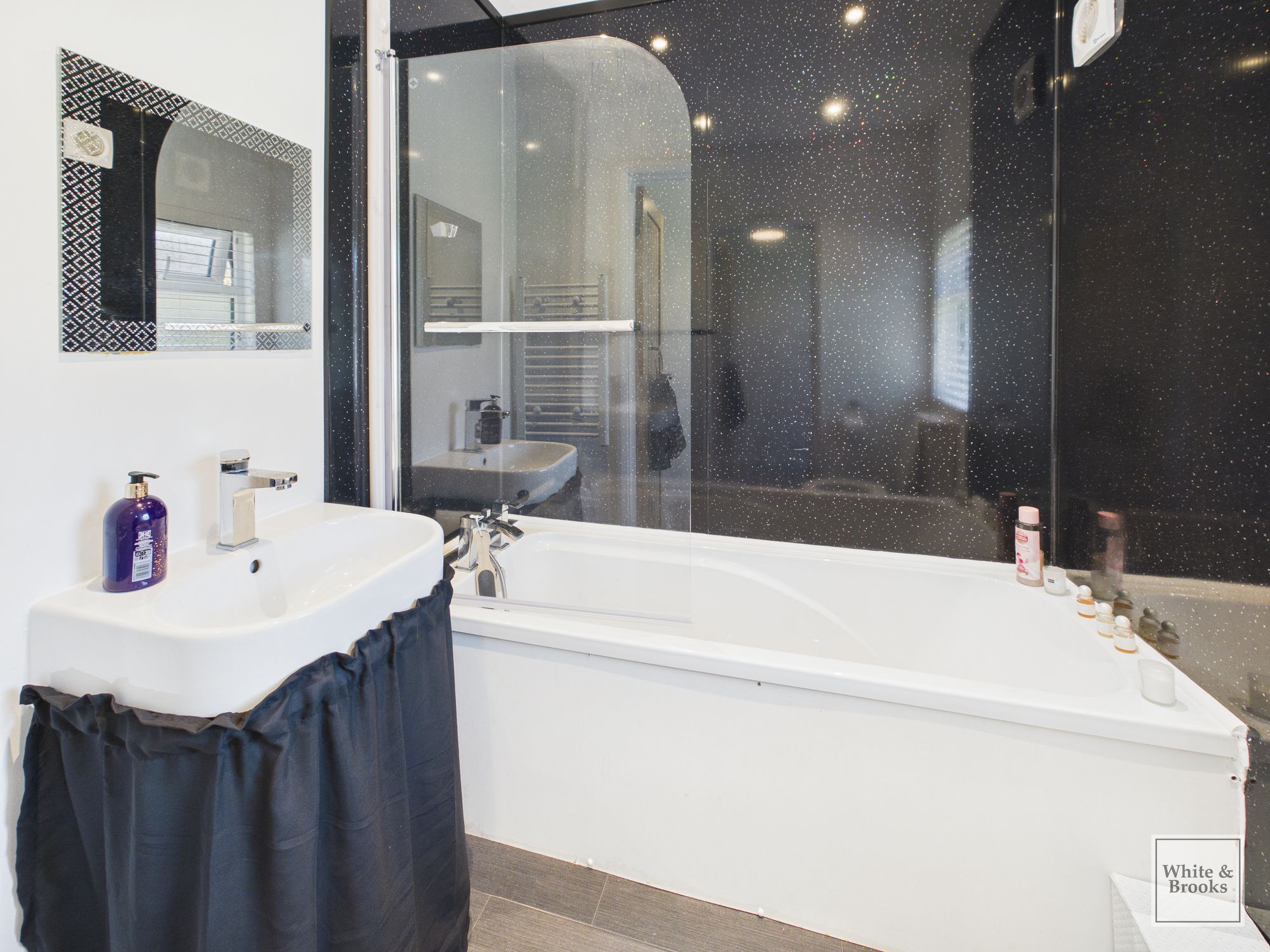 4 bed chalet for sale in Rife Way, Felpham, PO22 8