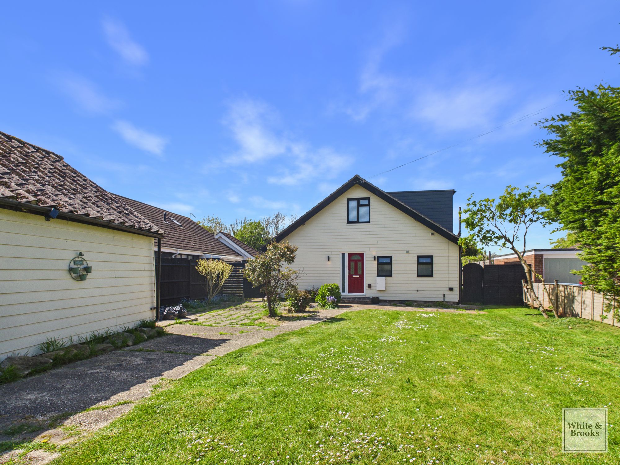 Presenting a remarkable four-bedroom, three-bathroom detached bungalow that combines modern design with flexible family living.