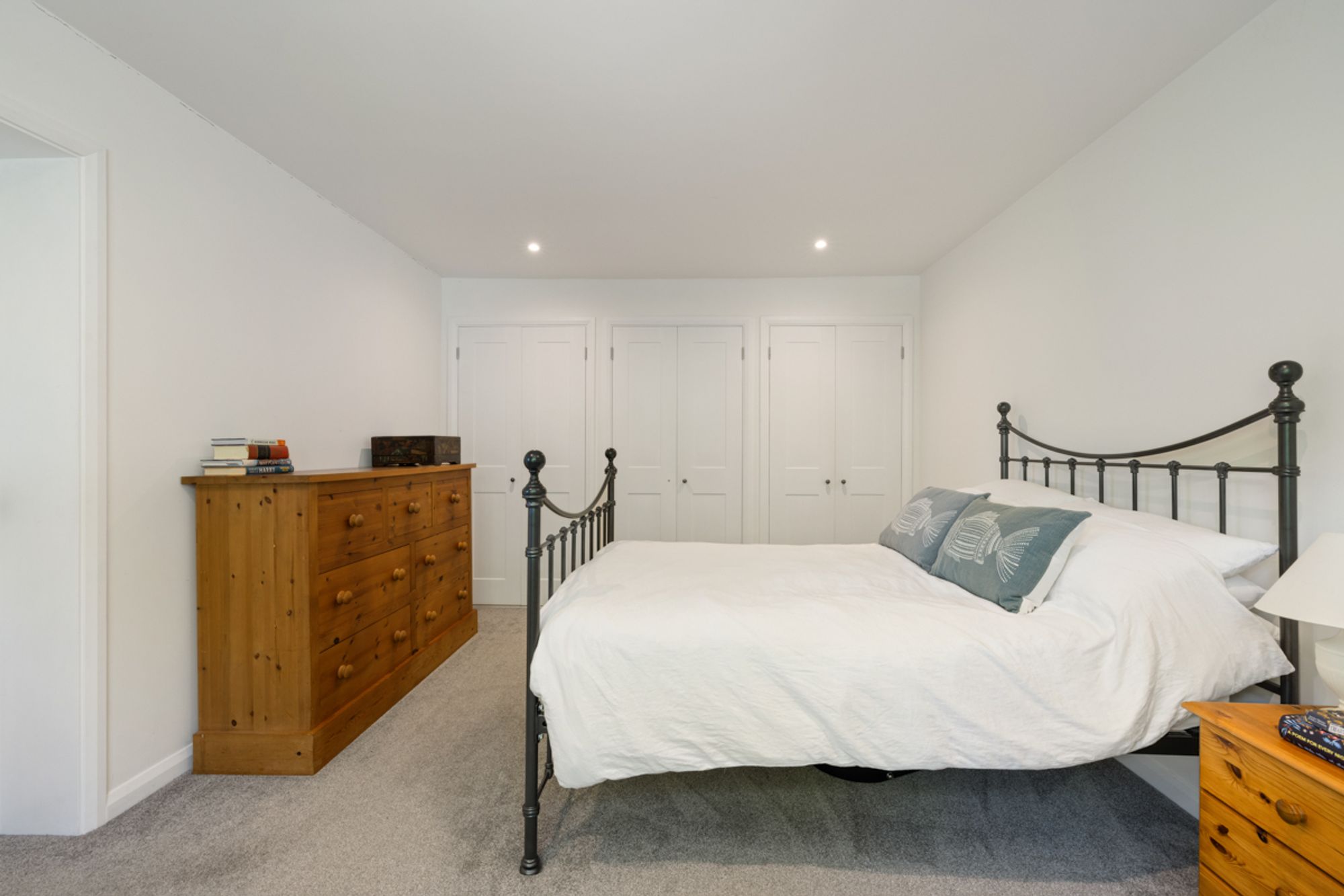 4 bed detached house for sale in Lincoln Green, Chichester, PO19  - Property Image 11