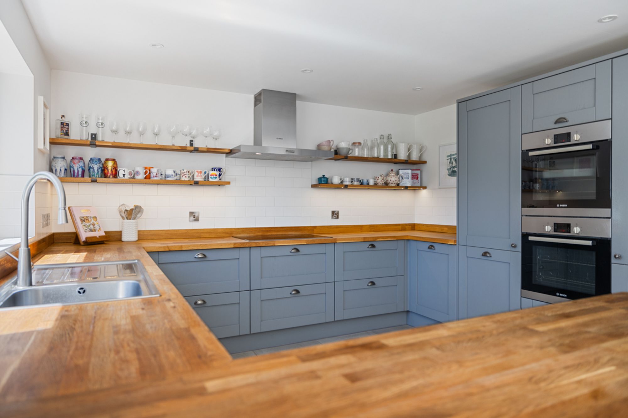 4 bed detached house for sale in Lincoln Green, Chichester, PO19  - Property Image 5