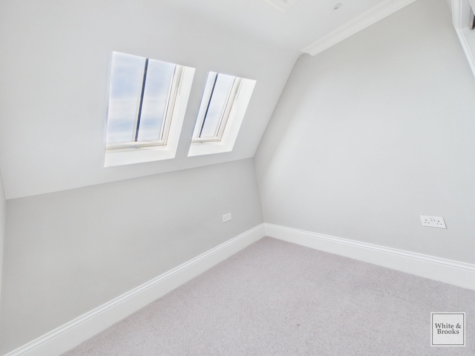 2 bed flat for sale in Lavant Road, Chichester, PO19 10