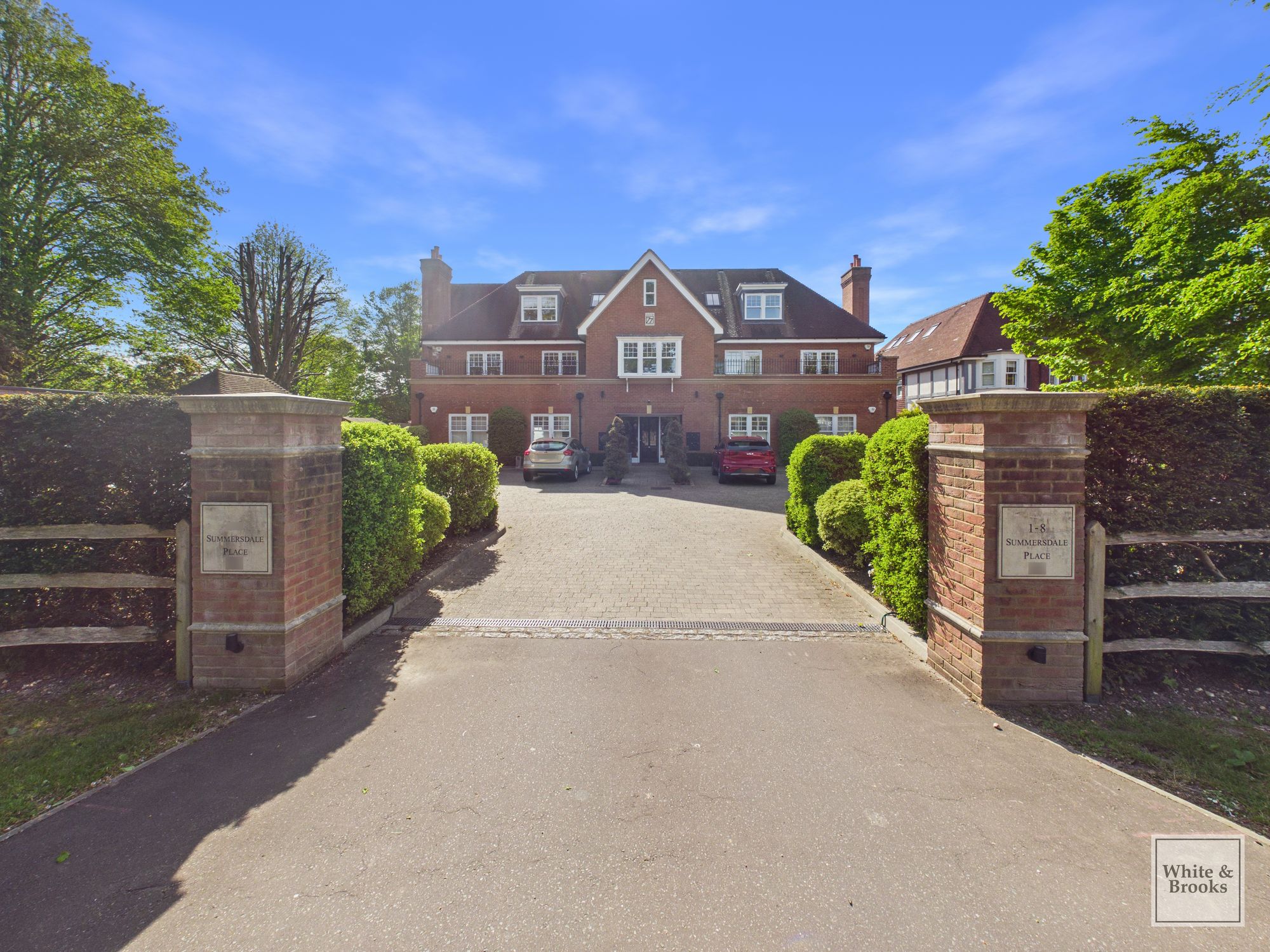 2 bed flat for sale in Lavant Road, Chichester, PO19 - Property Image 1