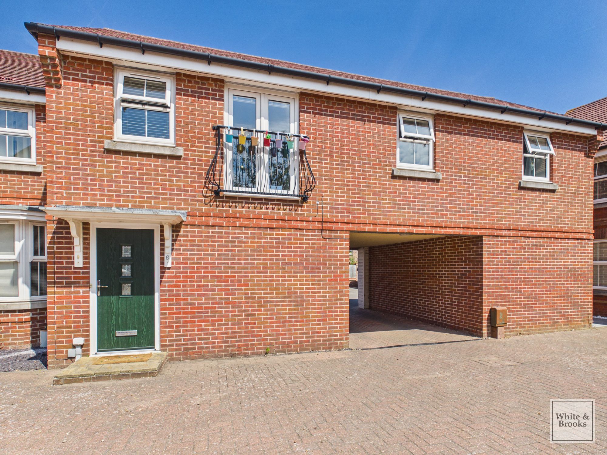 2 bed coach house for sale in Clover Mead, Felpham, PO22  - Property Image 1
