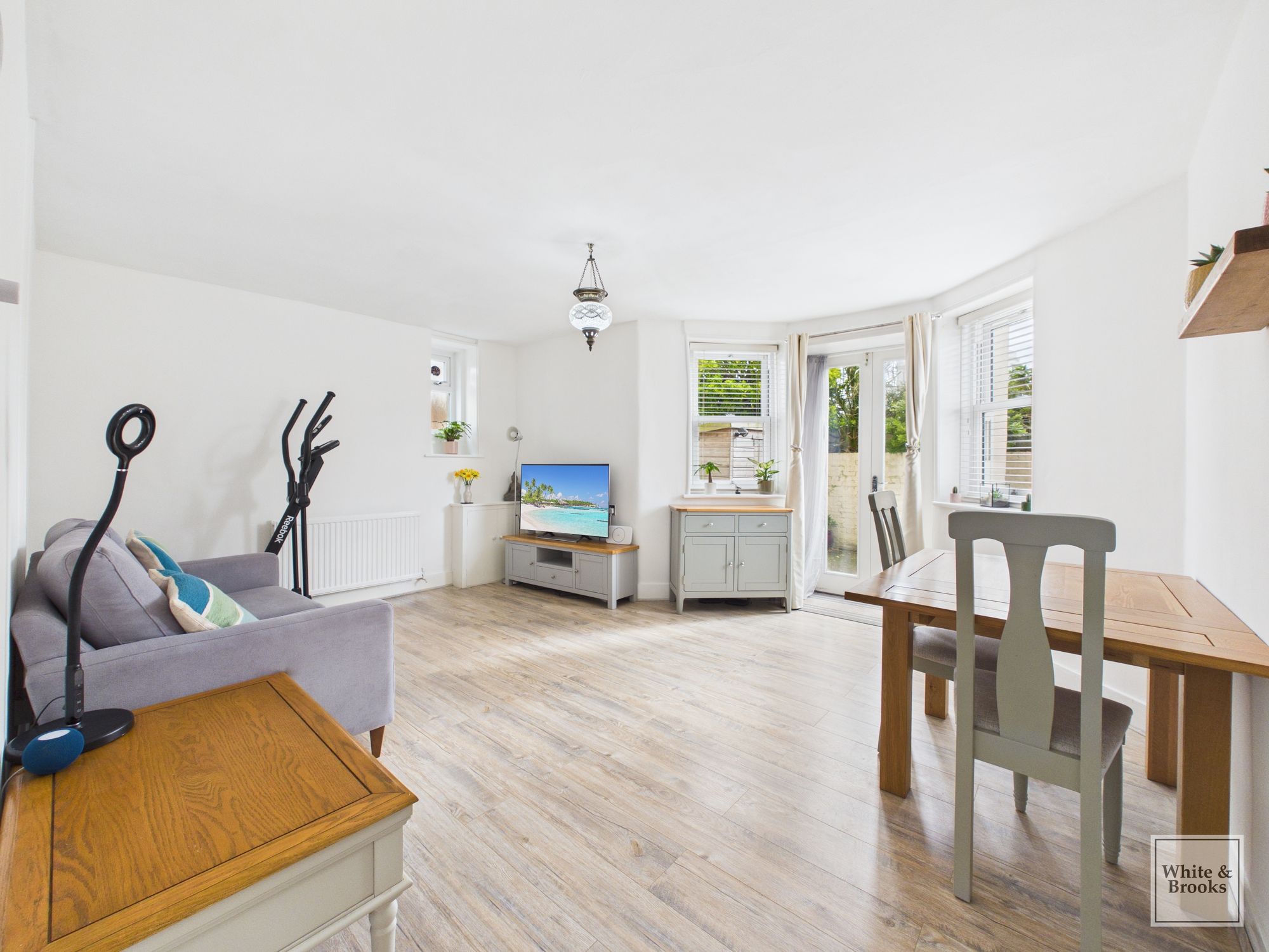 1 bed flat for sale in Victoria Road South, Elizabeth Court Victoria Road South, PO21  - Property Image 2