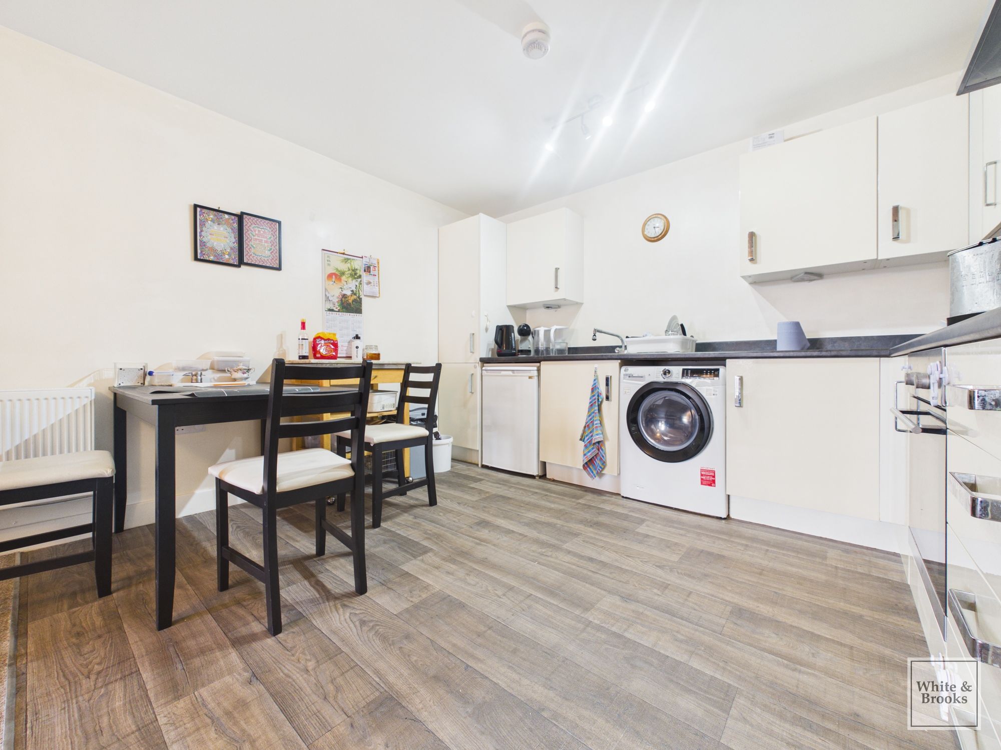 2 bed flat for sale in John Rennie Road, Chichester, PO19  - Property Image 7