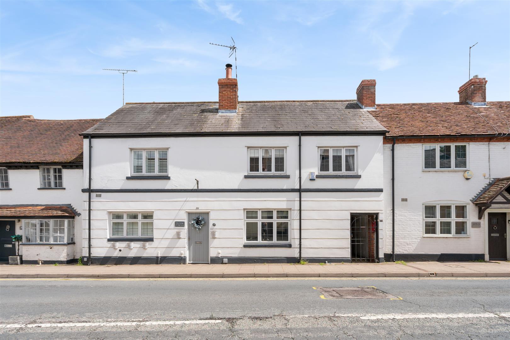 2 Bed Cottage For Sale In High Street, Henley-In-Arden, (Ref: 721857)