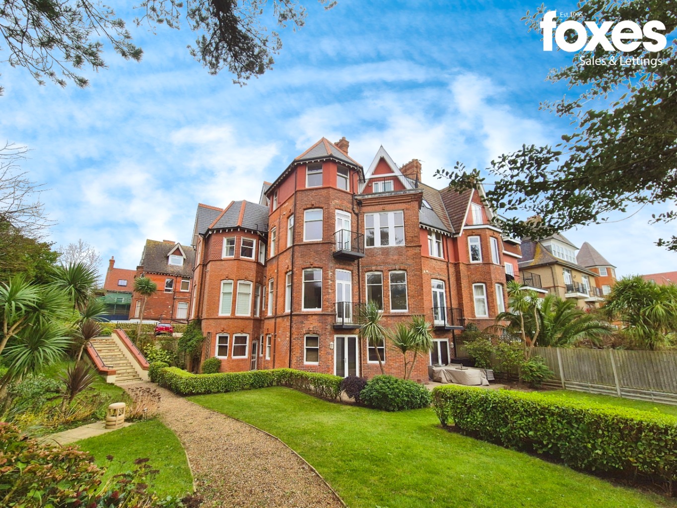 2 bed flat to rent in Pirbright House, West Cliff Gardens, Bournemouth ...