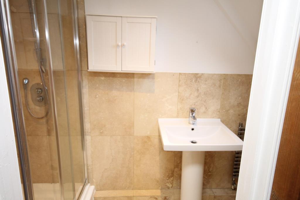 4 bed flat to rent in Dowry Square, Bristol 5