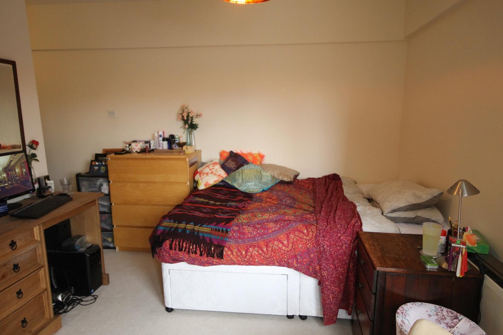 Studio flat to rent in Ferry Street, Bristol  - Property Image 5