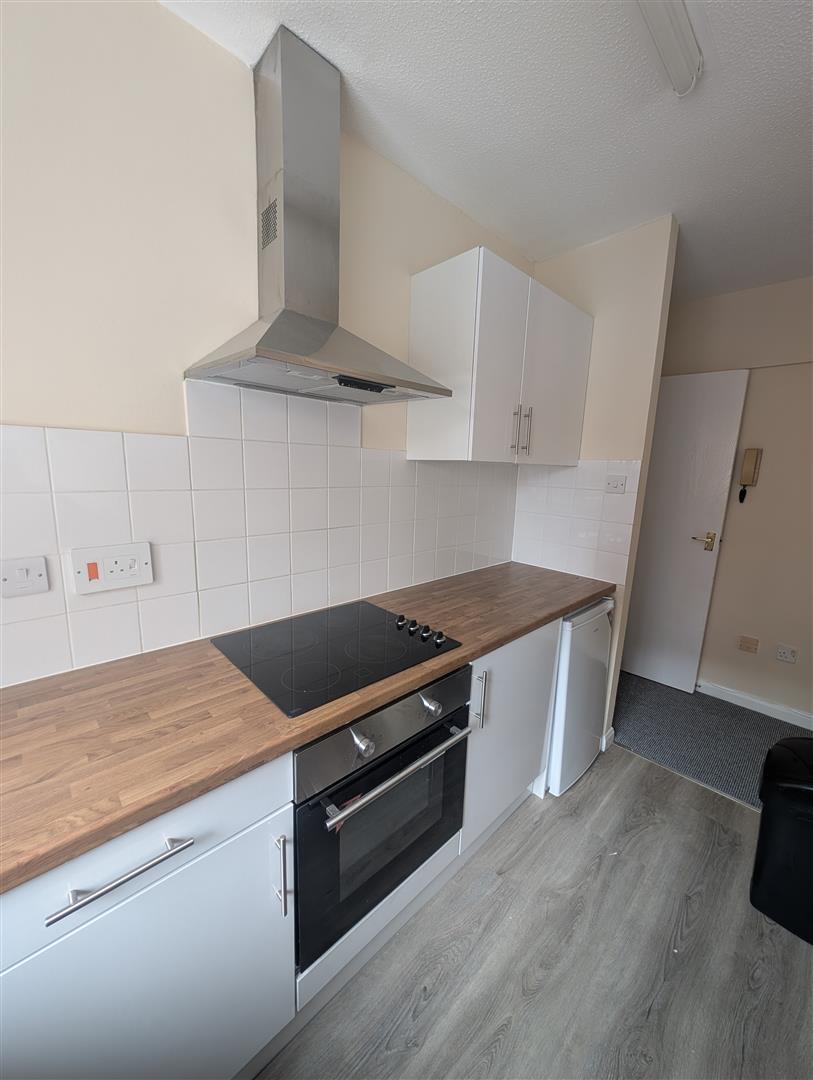 Studio flat to rent in Ferry Street, Bristol 5