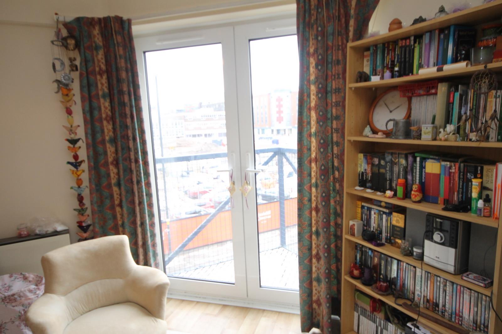 Studio flat to rent in Ferry Street, Bristol  - Property Image 4