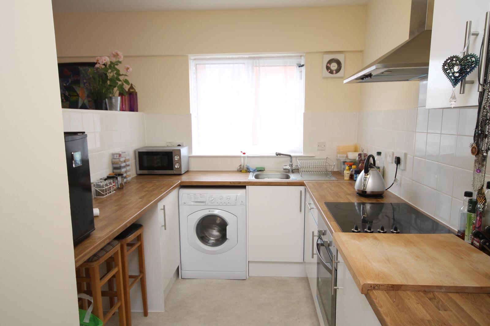 Studio flat to rent in Ferry Street, Bristol  - Property Image 3