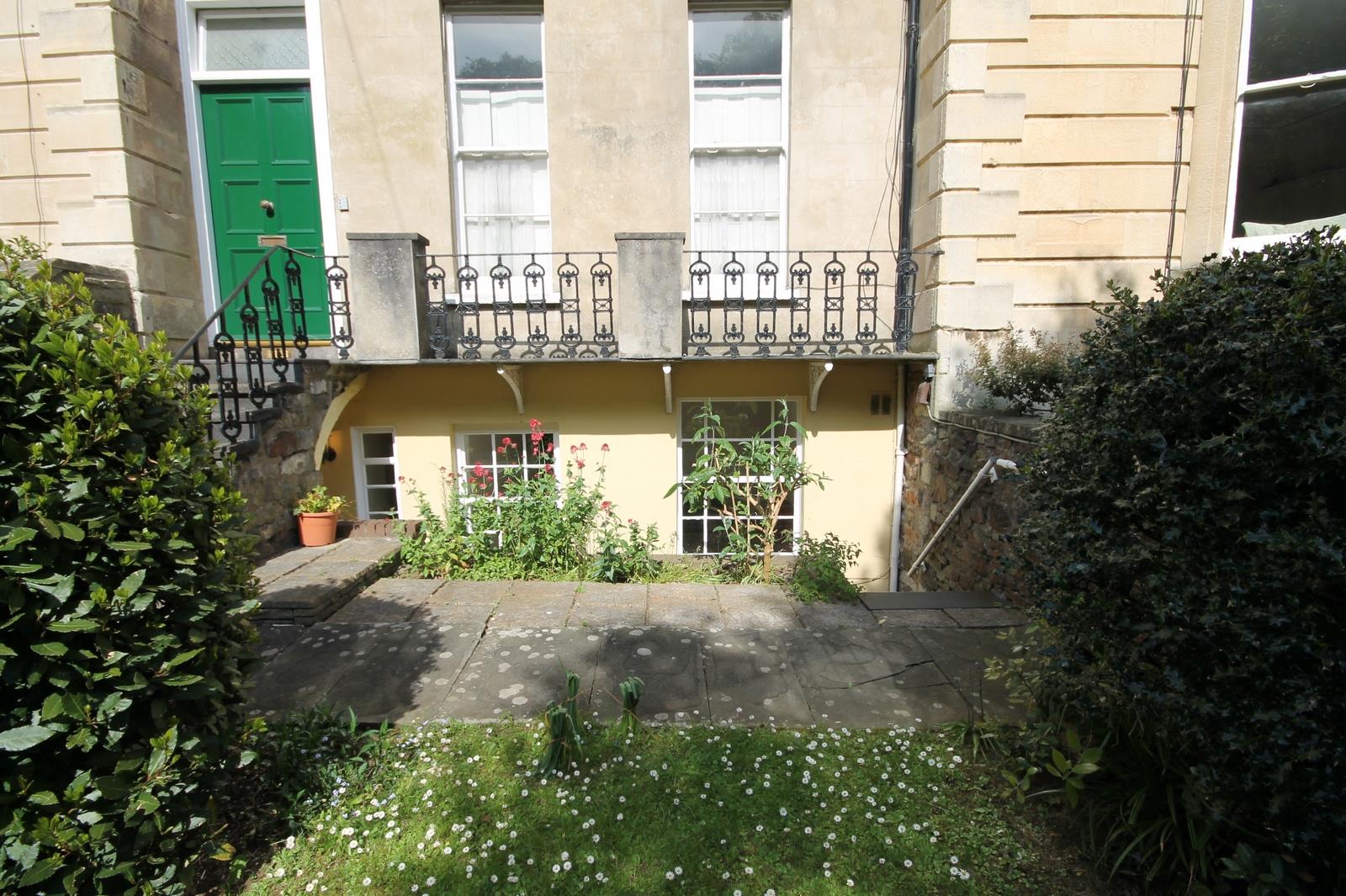 1 bed flat to rent in Chertsey Road, Bristol - Property Image 1