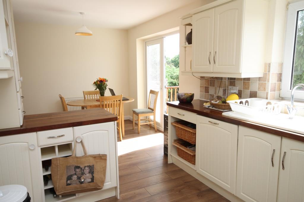 3 bed house to rent in South Hayes, Bristol  - Property Image 2