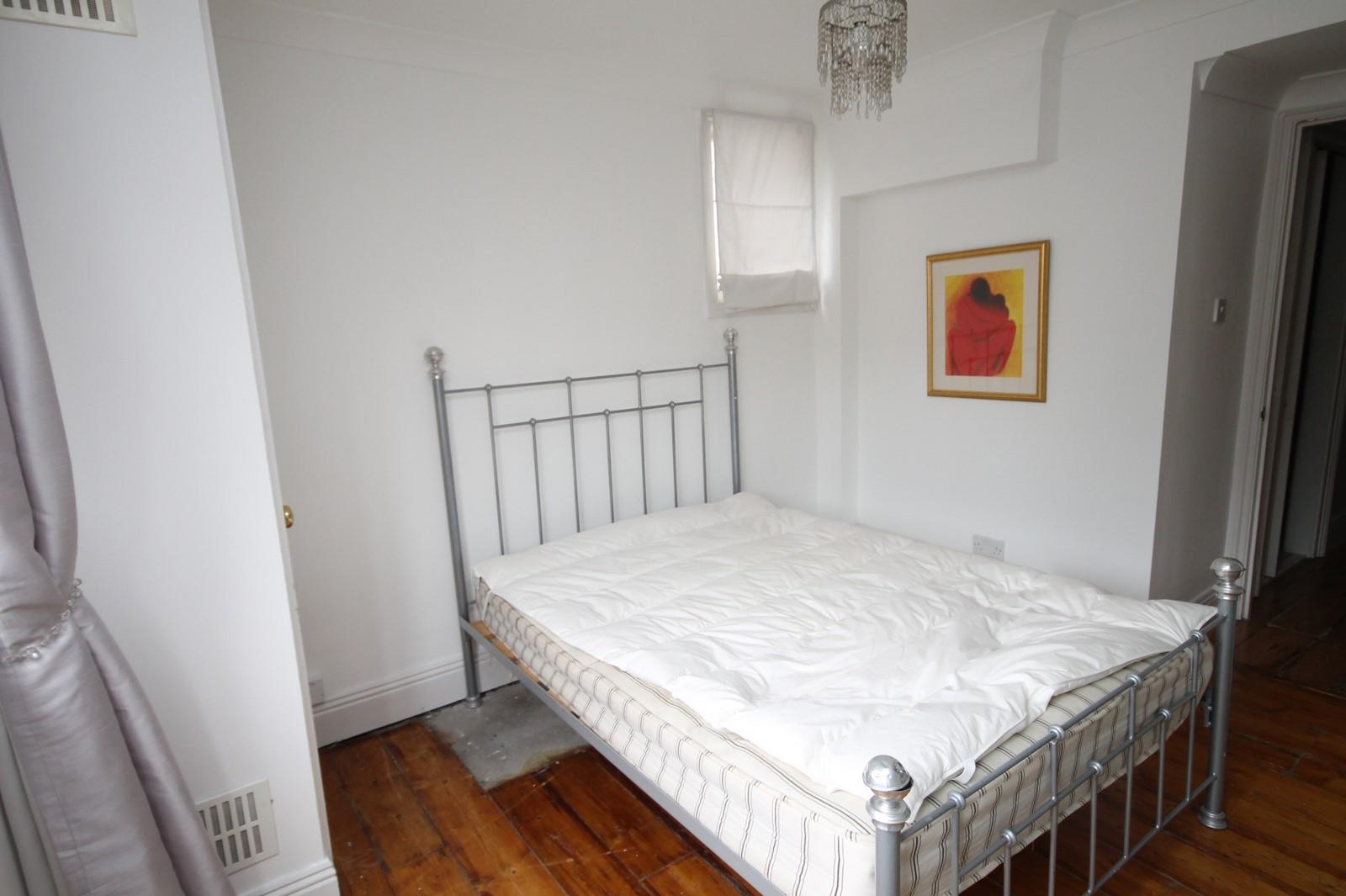 2 bed flat to rent in Victoria Square, Bristol  - Property Image 5