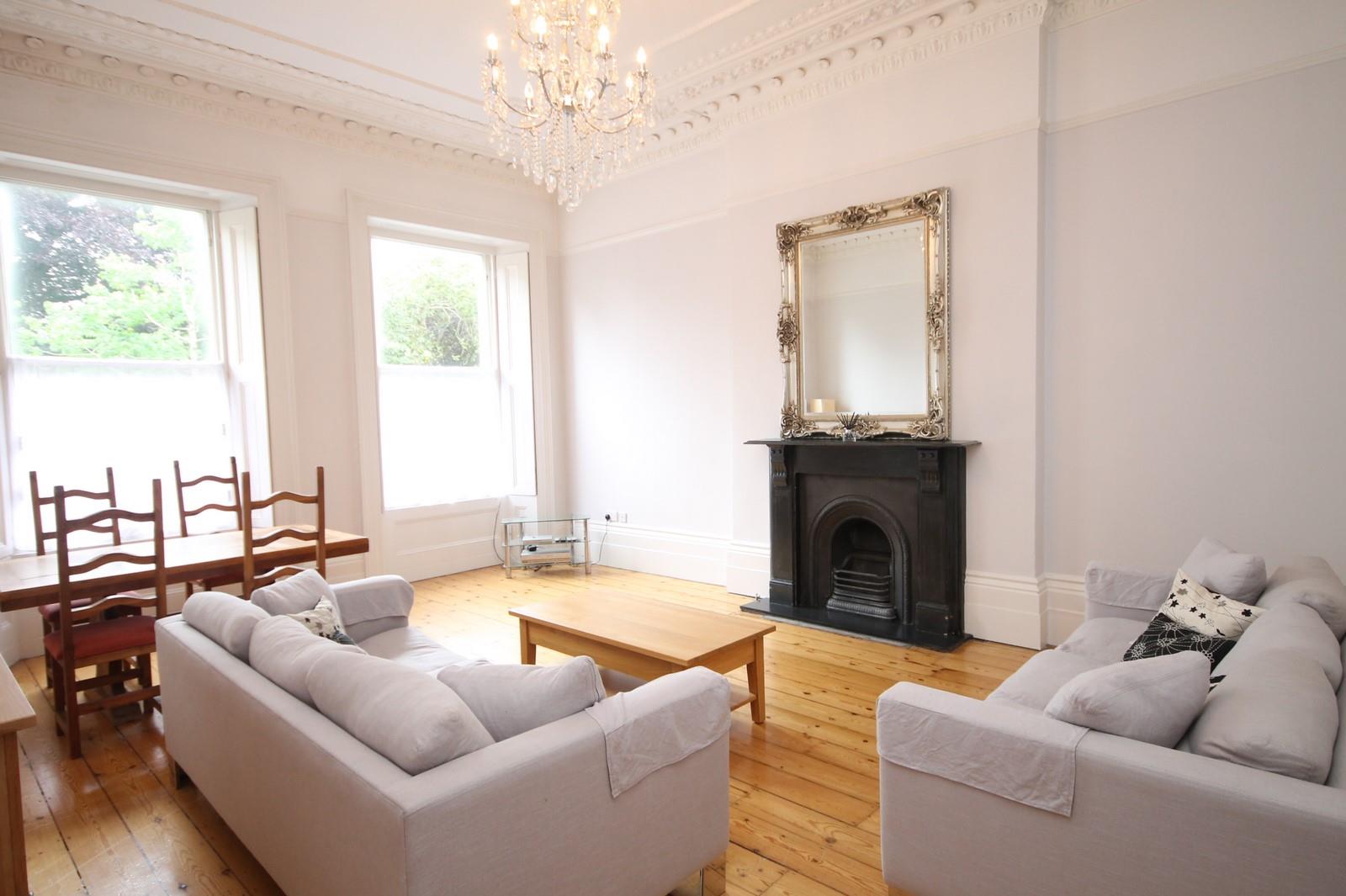 2 bed flat to rent in Victoria Square, Bristol  - Property Image 1