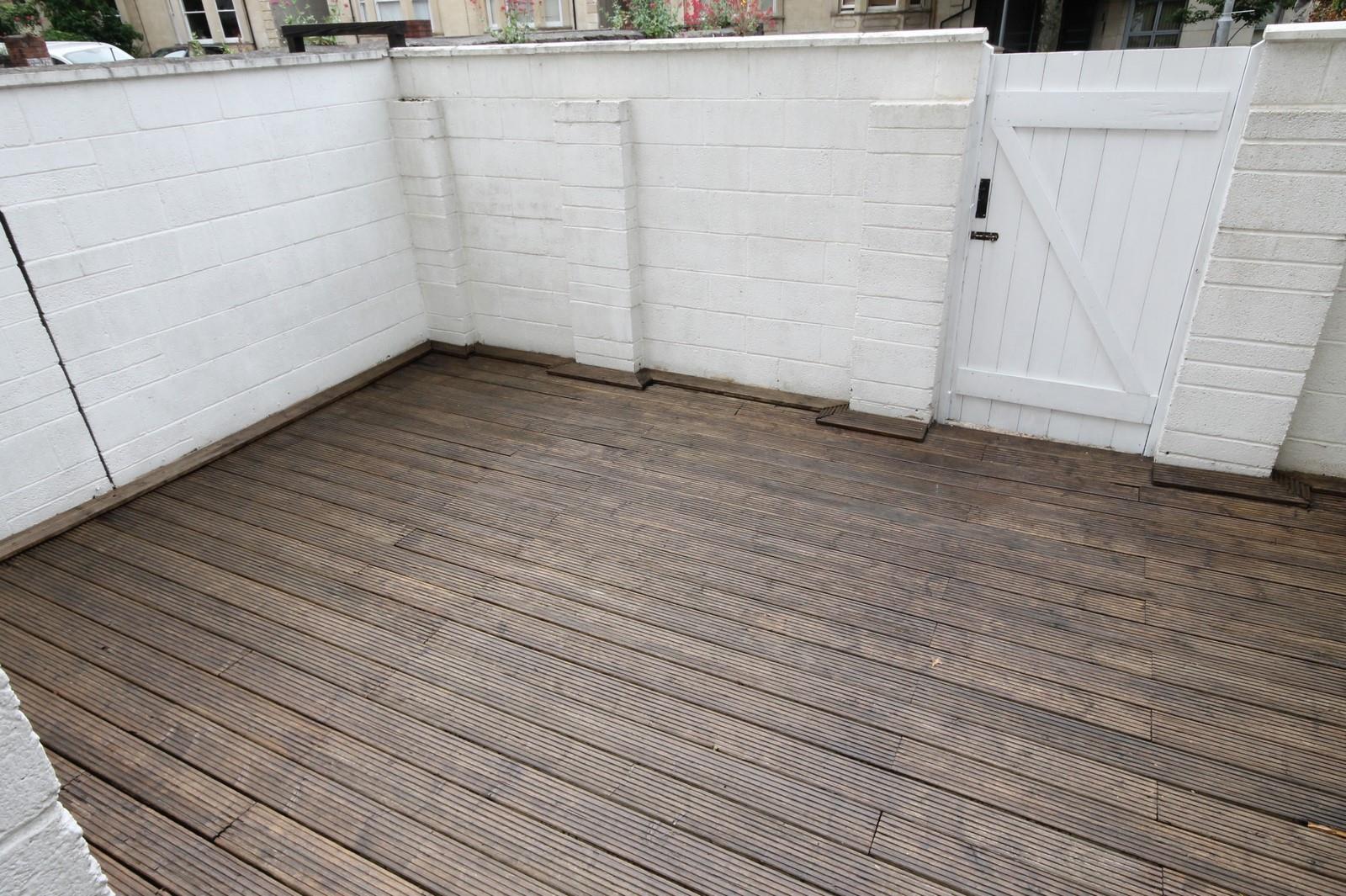 2 bed flat to rent in Victoria Square, Bristol  - Property Image 7