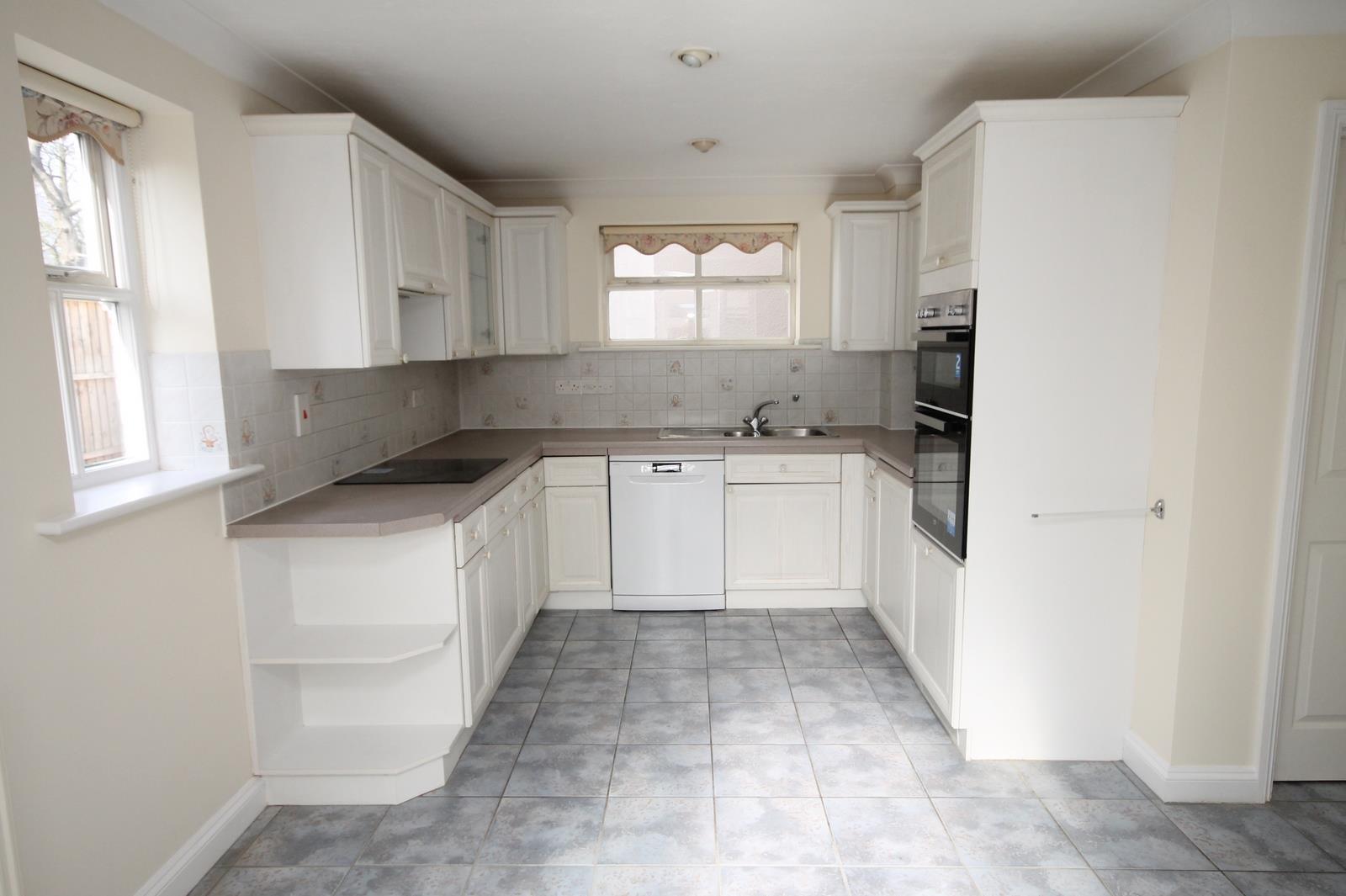 4 bed house to rent in Reedley Road, Bristol 3