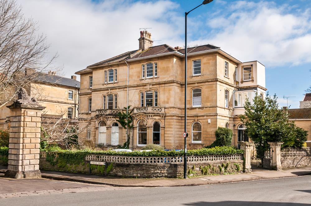 2 bed flat to rent in Cambridge Park, Bristol  - Property Image 2