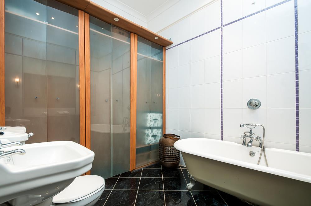 2 bed flat to rent in Cambridge Park, Bristol  - Property Image 9