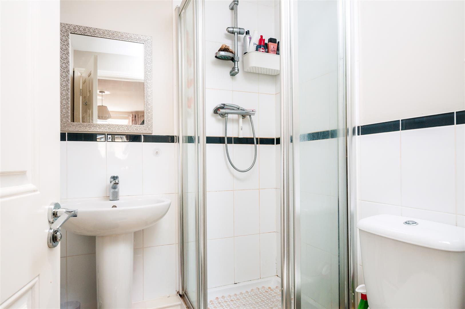 2 bed flat to rent in Shakespeare Avenue, Bristol 5