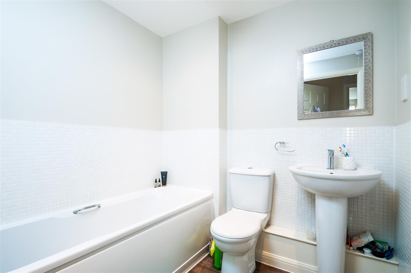 2 bed flat to rent in Shakespeare Avenue, Bristol 7