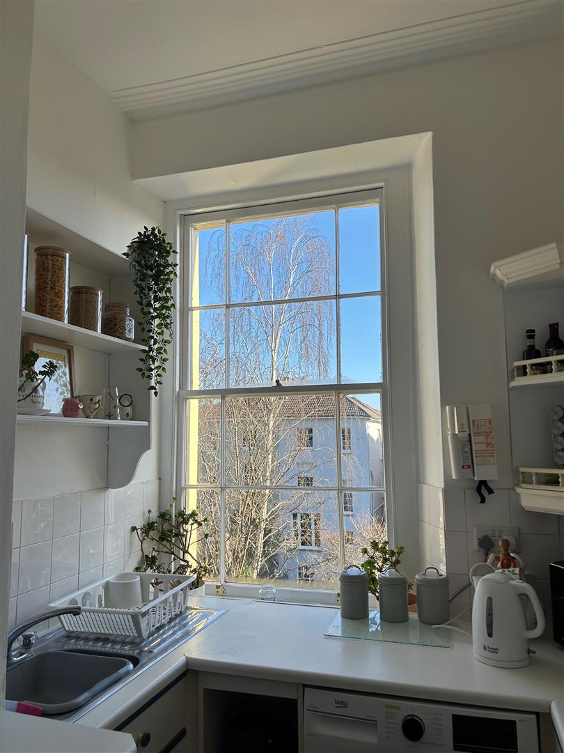 2 bed flat to rent in Chertsey Road, Bristol  - Property Image 5