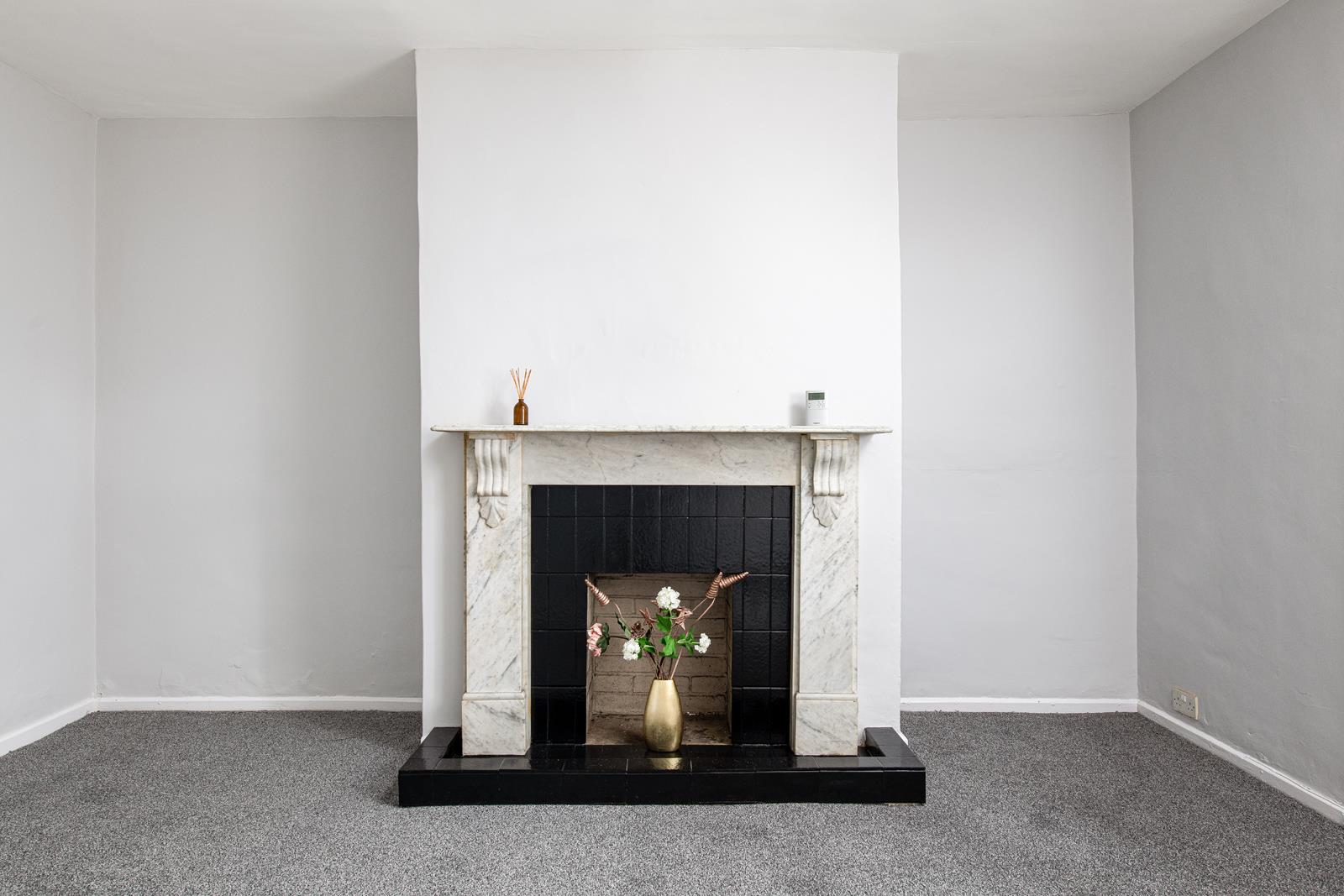 2 bed flat to rent in Hotwell Road, Bristol 8