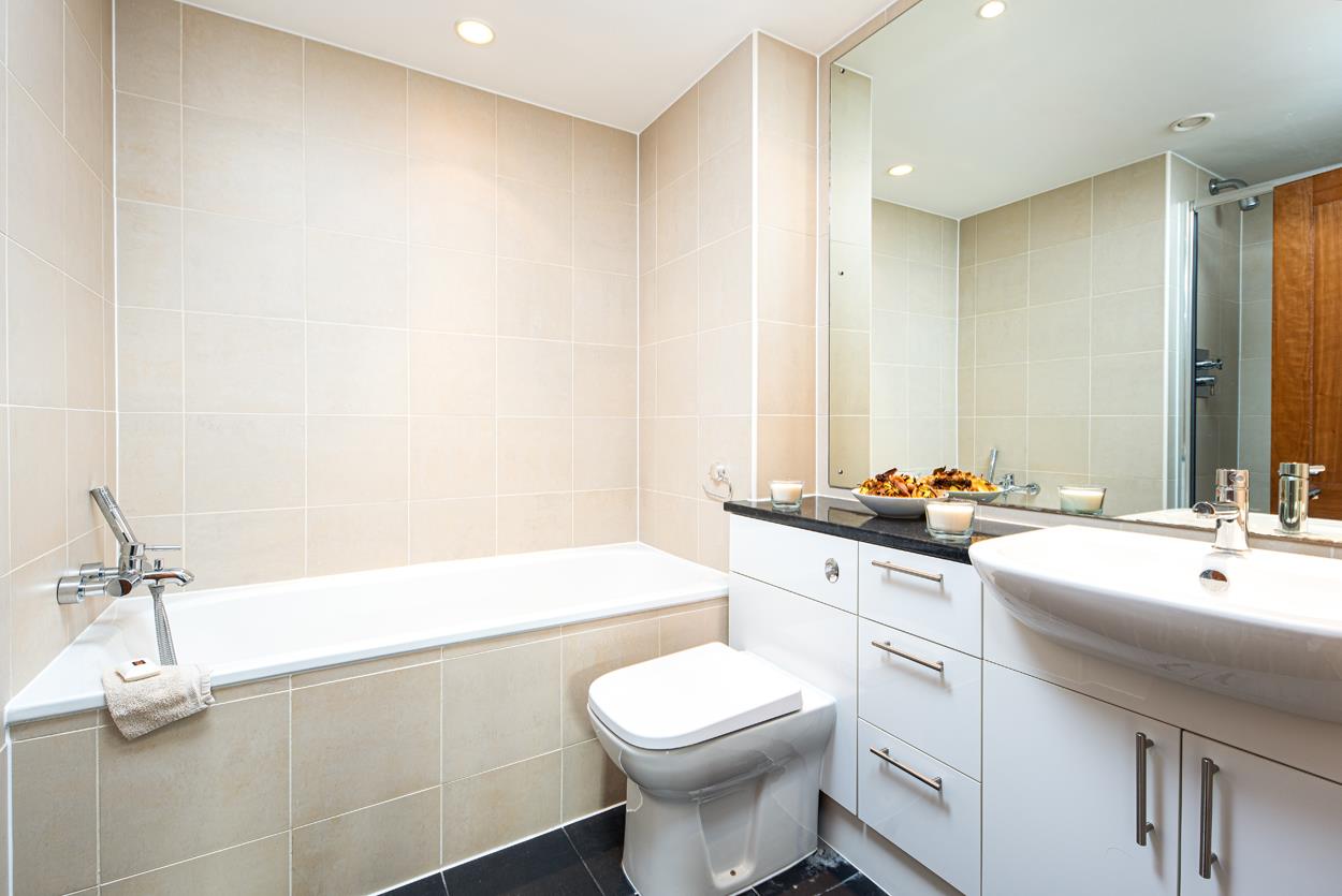 2 bed apartment for sale in Merchants Road, Bristol  - Property Image 12