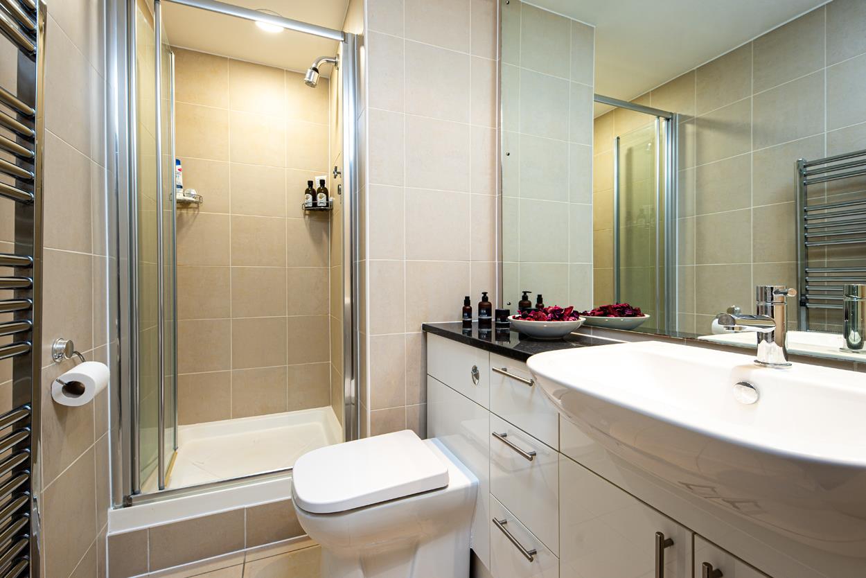 2 bed apartment for sale in Merchants Road, Bristol 8