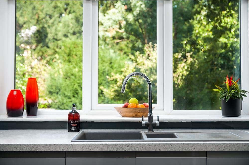 3 bed flat for sale in Apsley Road, Bristol 8