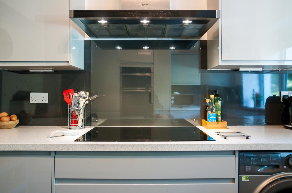 3 bed flat for sale in Apsley Road, Bristol 9