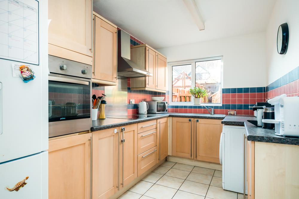 2 bed flat for sale in Cumberland Close, Bristol  - Property Image 5