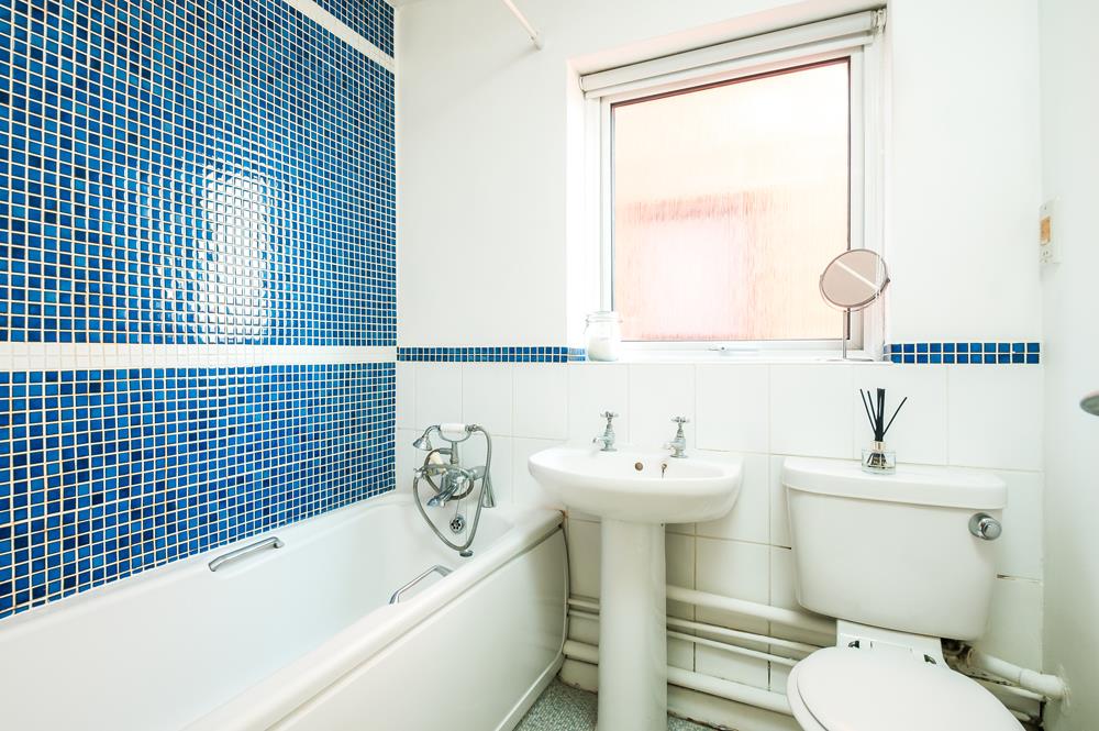 2 bed flat for sale in Cumberland Close, Bristol  - Property Image 8