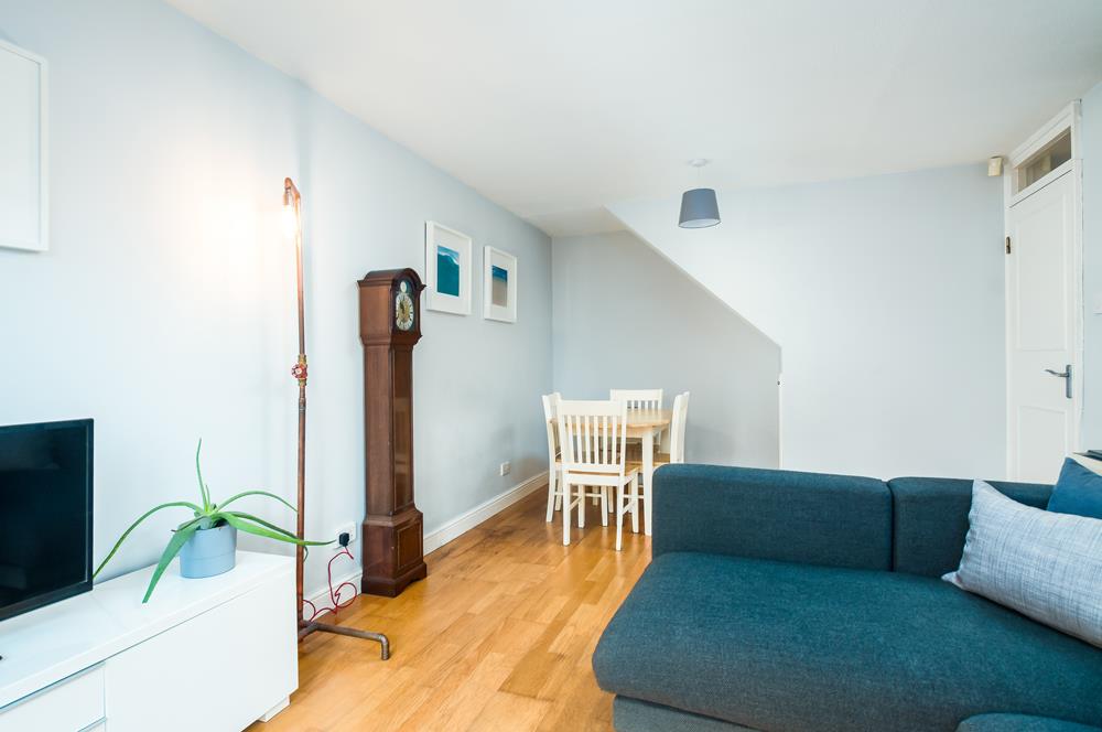 2 bed flat for sale in Cumberland Close, Bristol 3