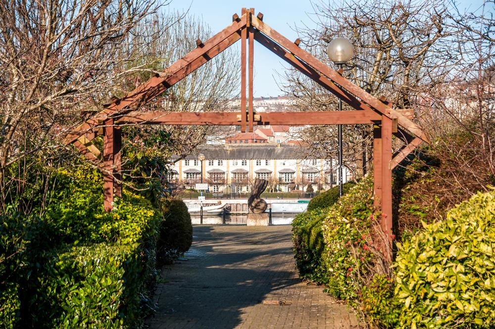 2 bed flat for sale in Cumberland Close, Bristol 15