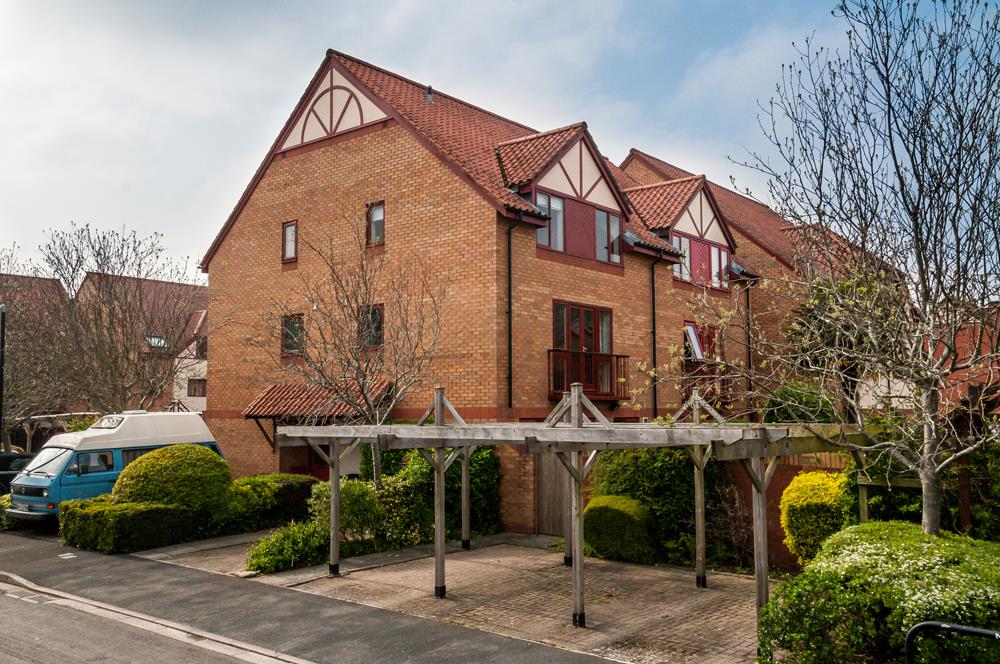 2 bed house for sale in Canada Way, Bristol 11