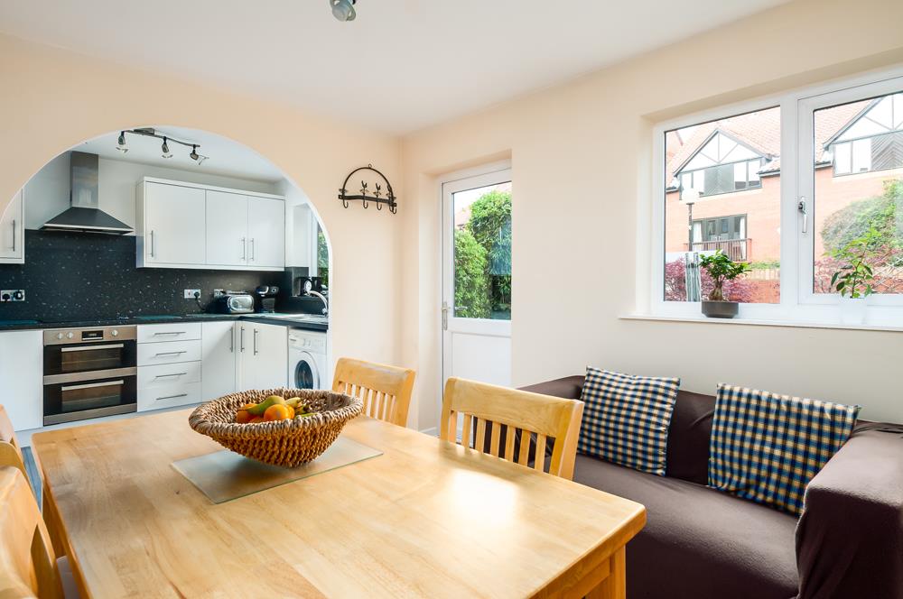 2 bed house for sale in Canada Way, Bristol 3