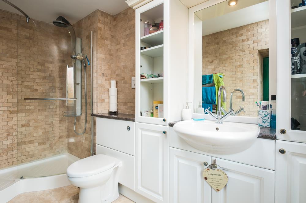 3 bed flat for sale in Cumberland Close, Bristol 11