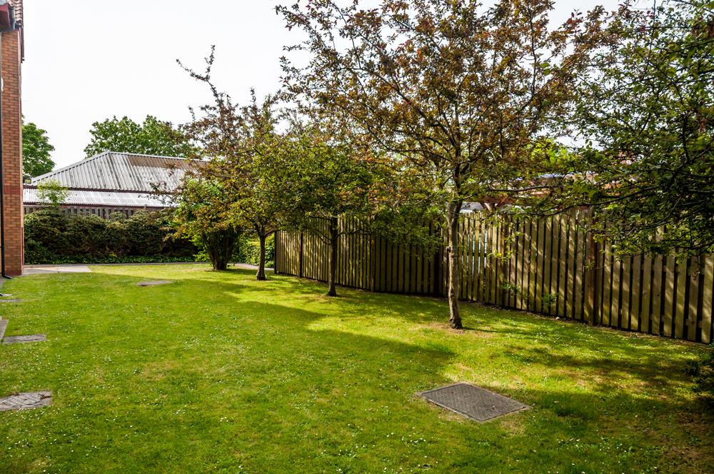 3 bed flat for sale in Cumberland Close, Bristol 15