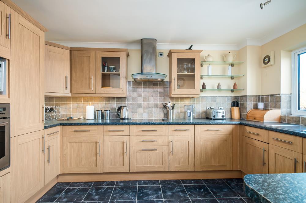 3 bed flat for sale in Cumberland Close, Bristol - Property Image 6