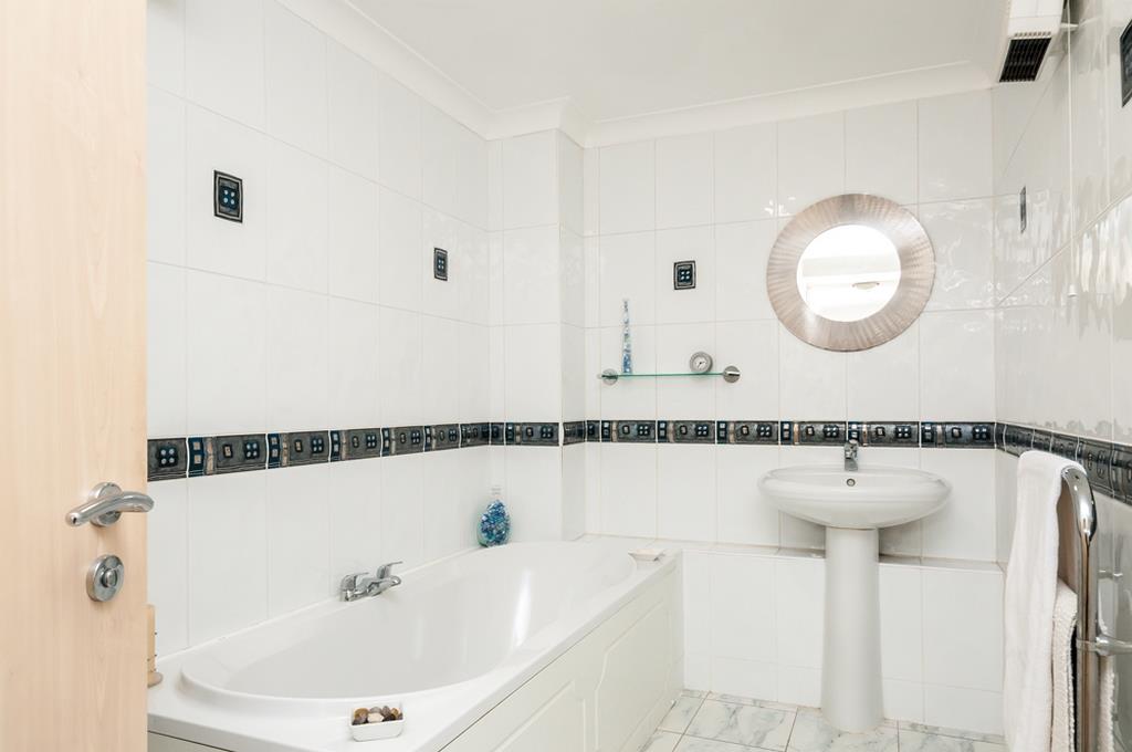 3 bed flat for sale in Cumberland Close, Bristol - Property Image 13