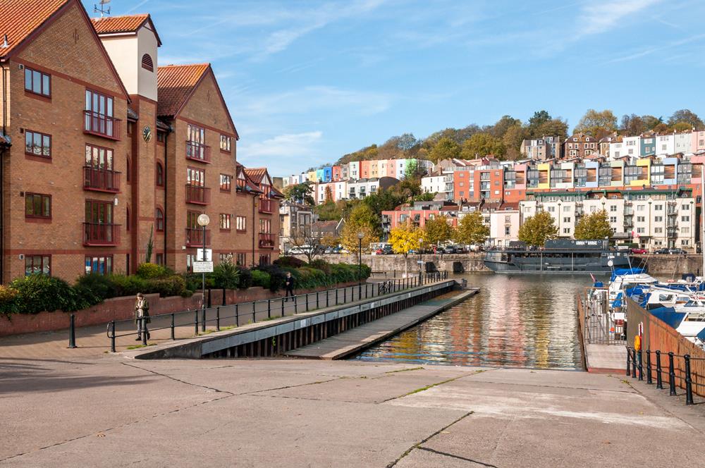 3 bed flat for sale in Cumberland Close, Bristol 13